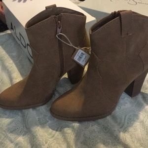 American eagle Booties